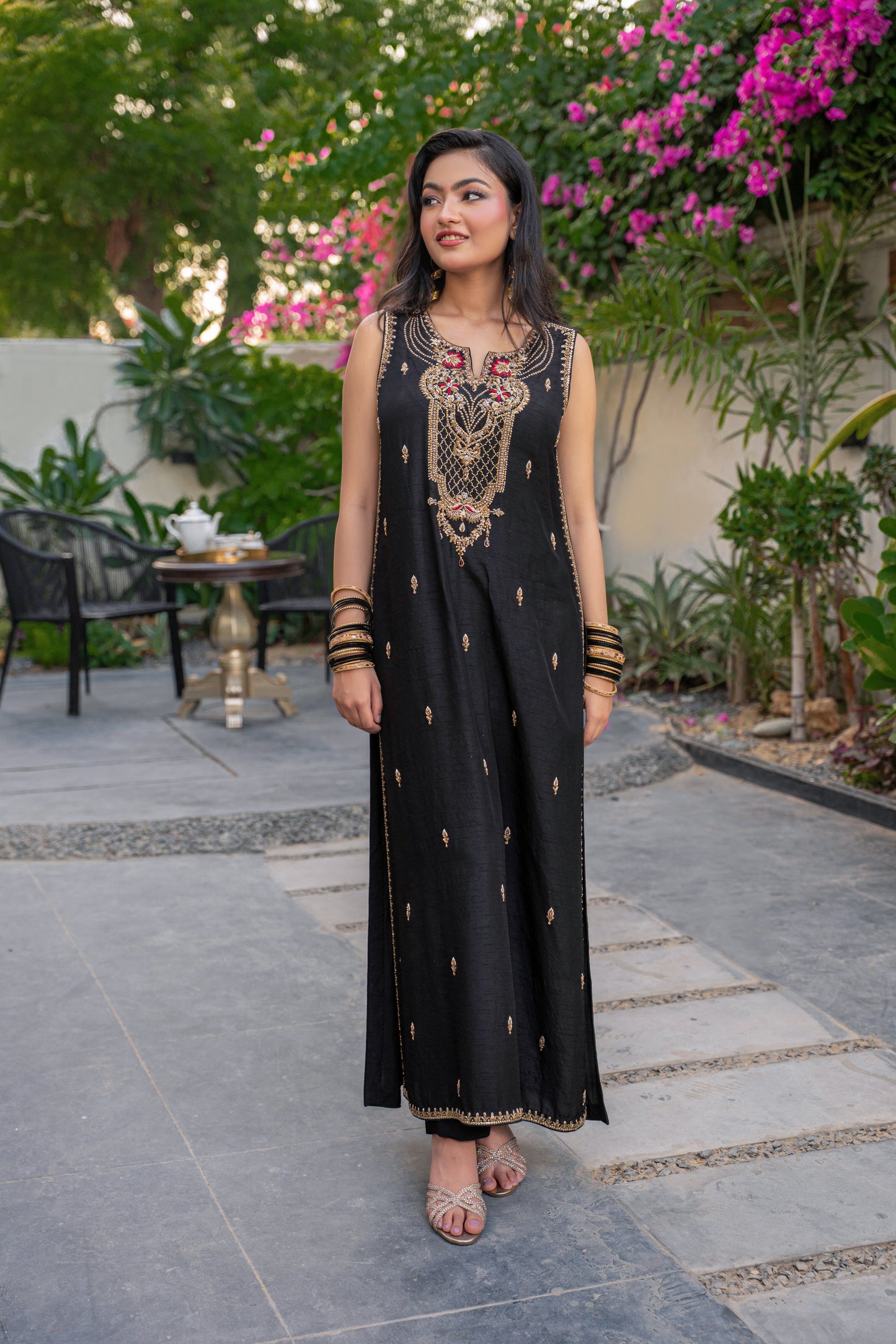 Zarnoor - black embroidered formal outfit by Alishba Kashif