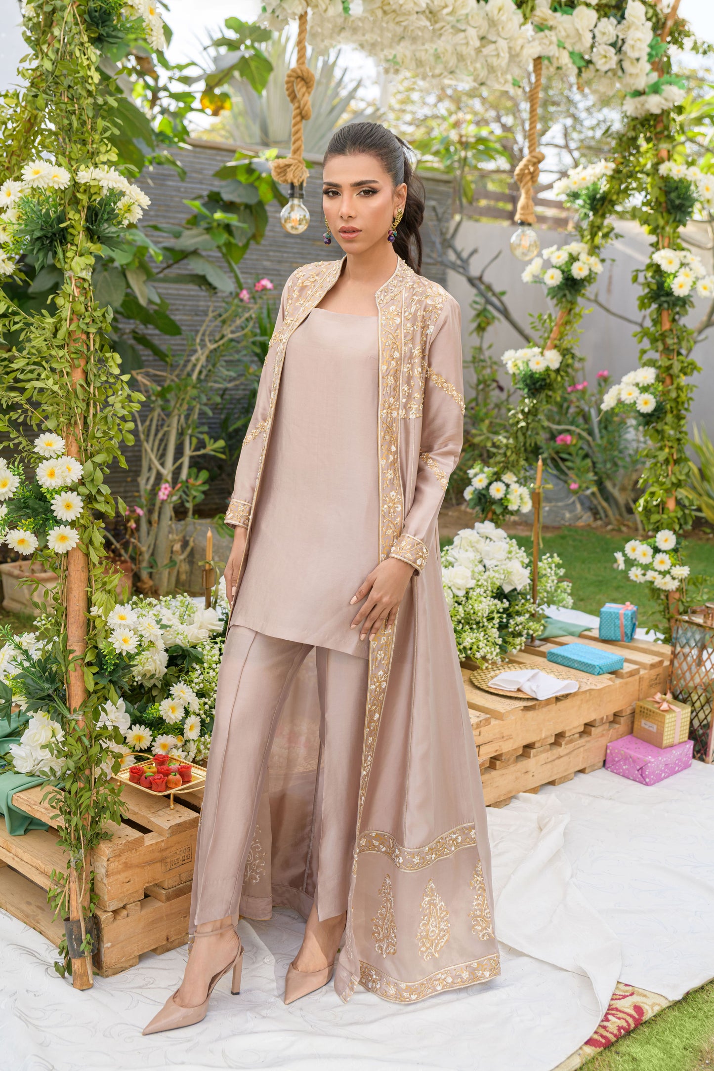 CHAMPAGNE ELEGANCE